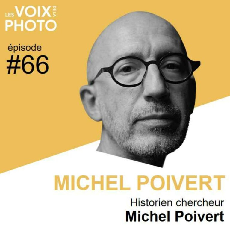 Michel Poivert, historien de la photographie et commissaire d'exposition, dans son bureau