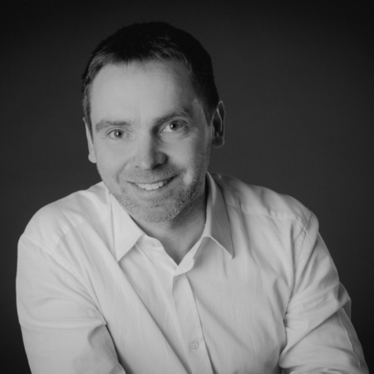Portrait du photographe de mariage Ronan Jégaden, invité du podcast Dans l'œil du Photographe