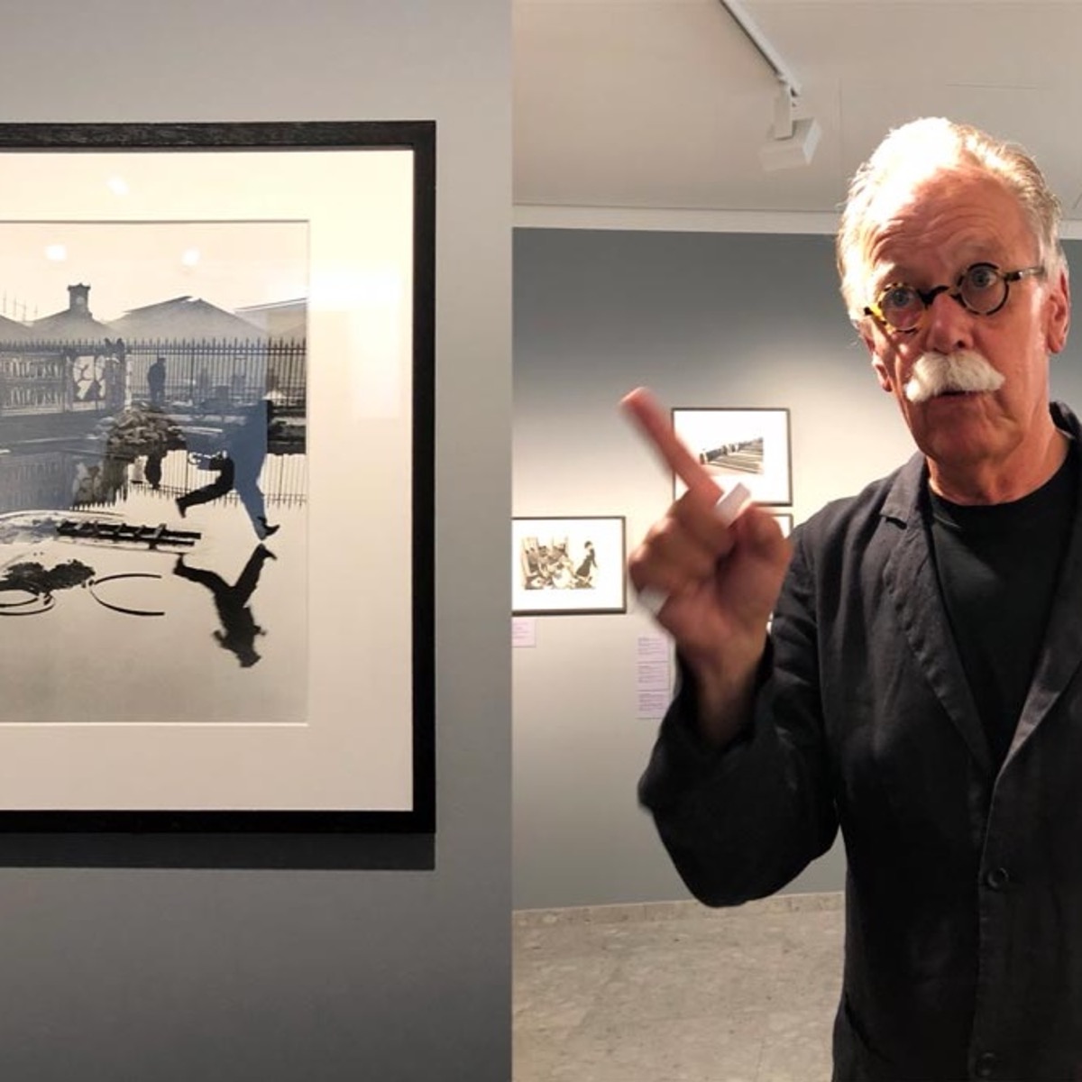 Photographie d'Henri Cartier-Bresson, discutée dans le podcast 9 Lives Magazine.