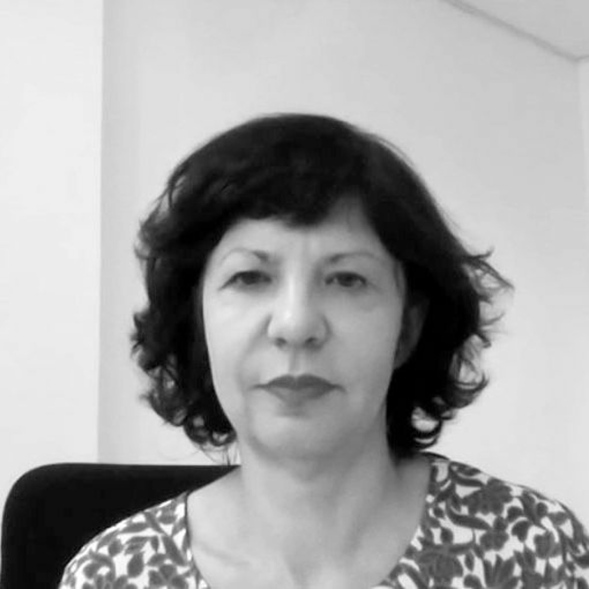 Portrait de Frédérique Founès, invitée du podcast 9 Lives Magazine pour parler de la crise du Covid-19.