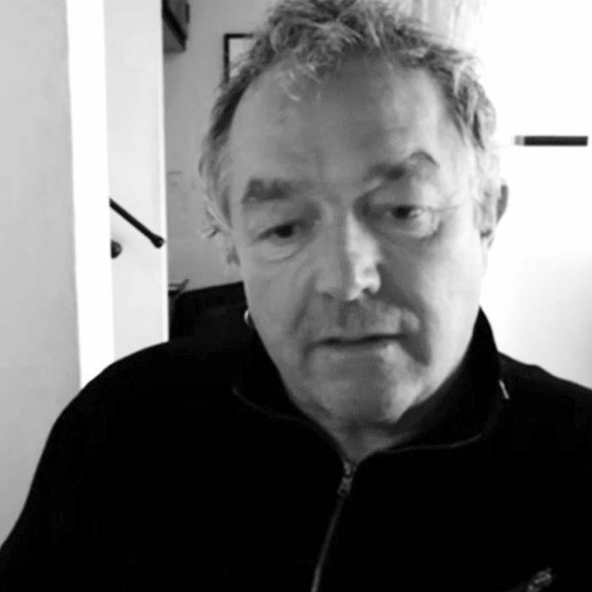 Portrait du photographe Jean-Louis Courtinat pour le podcast 9 Lives Magazine