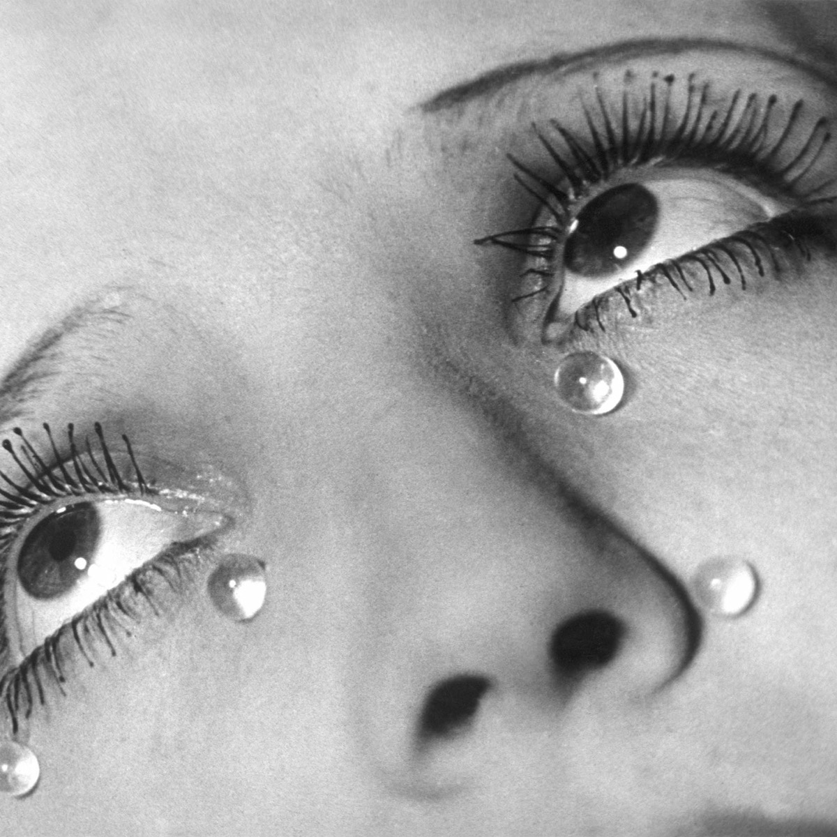 Man Ray : Entretien avec Pierre-Yves Butzbach, podcast 9 Lives Magazine - Photographie & Art Visuel