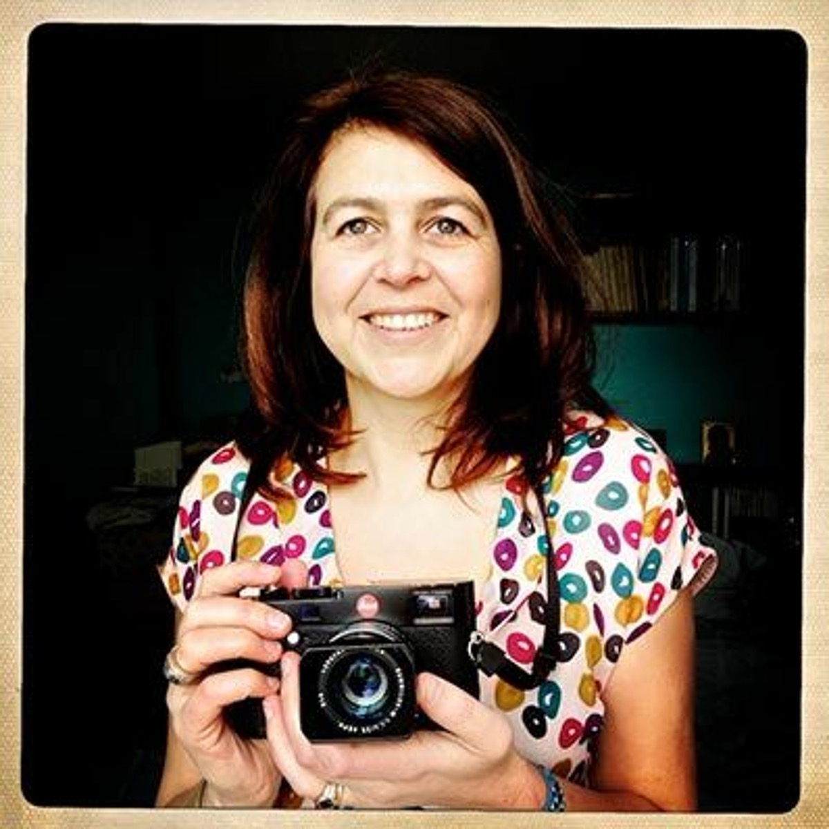 Portrait de la photographe Nathalie Seroux, invitée du podcast 9 Lives Magazine