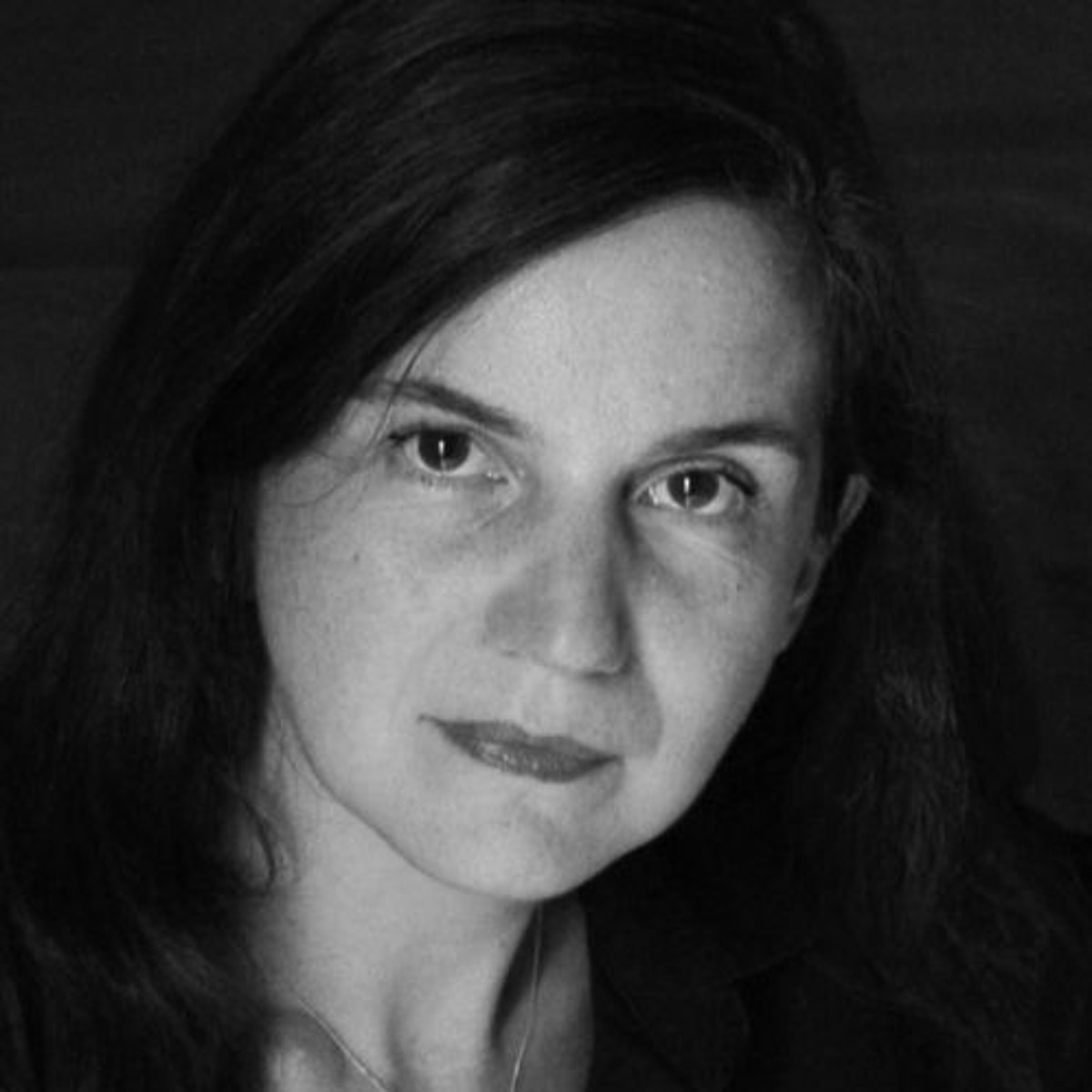 Portrait de Sylvie Hugues, co-directrice artistique du Festival du Regard à Cergy